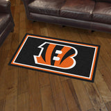 Fanmats® - NFL Cincinnati Bengals Ultra Plush Area Rug with Striped B Logo