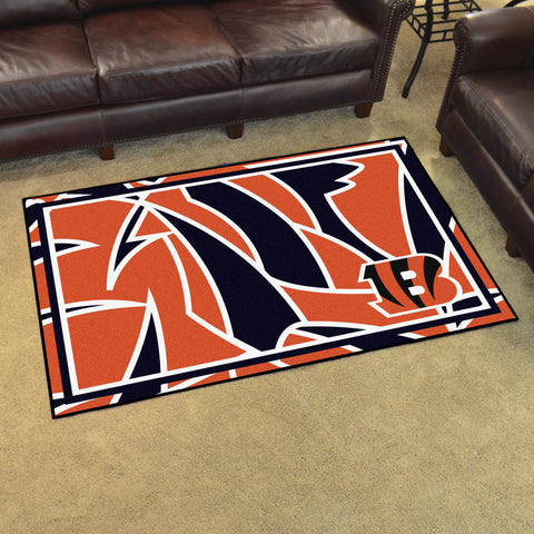 Fanmats® - NFL Cincinnati Bengals 4'x6' Ultra Plush Area Rug with Striped B Logo